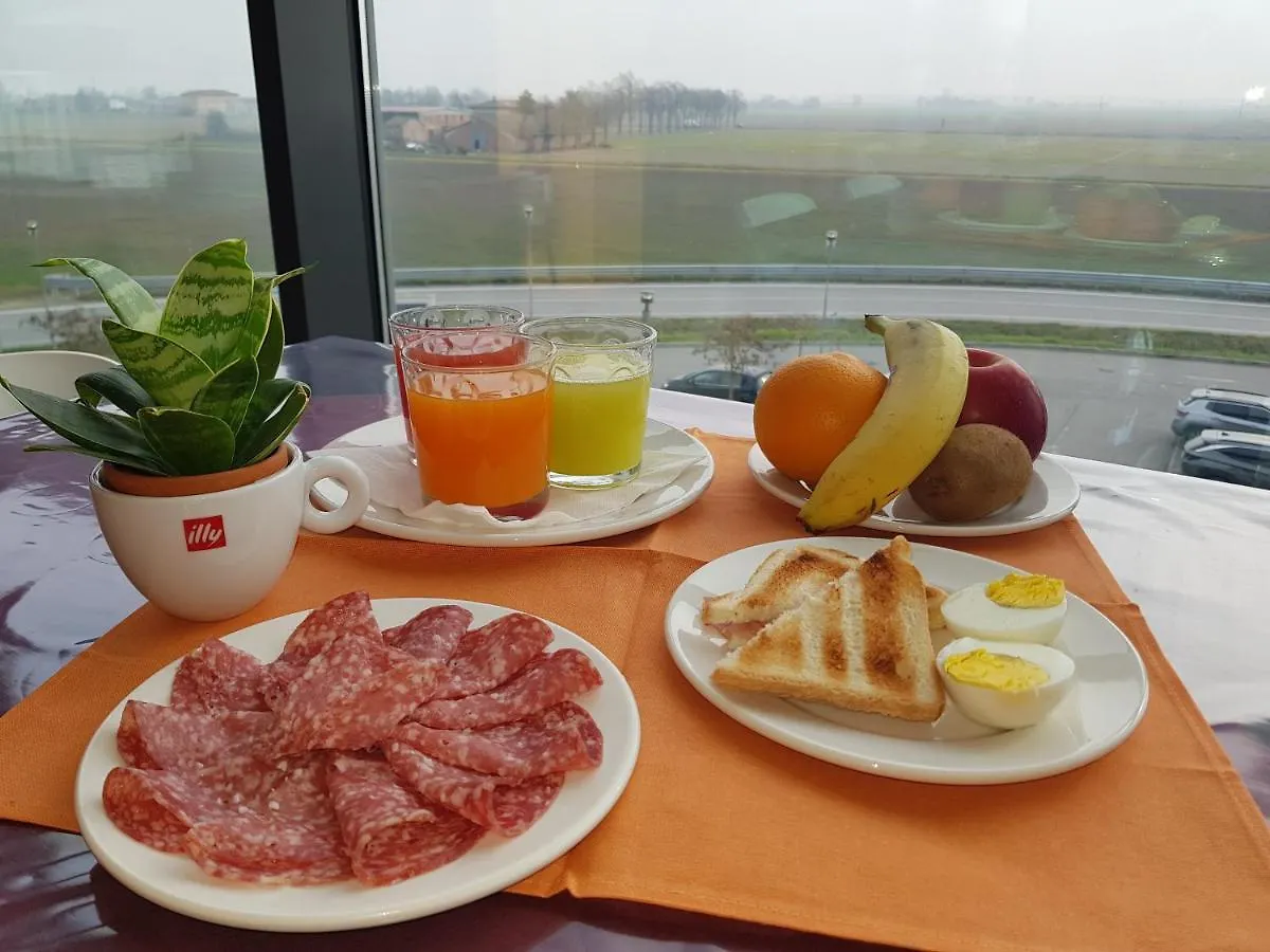 Hotel Padus Meuble Parma San Quirico  3*, San Quirico (Sissa Trecasali)